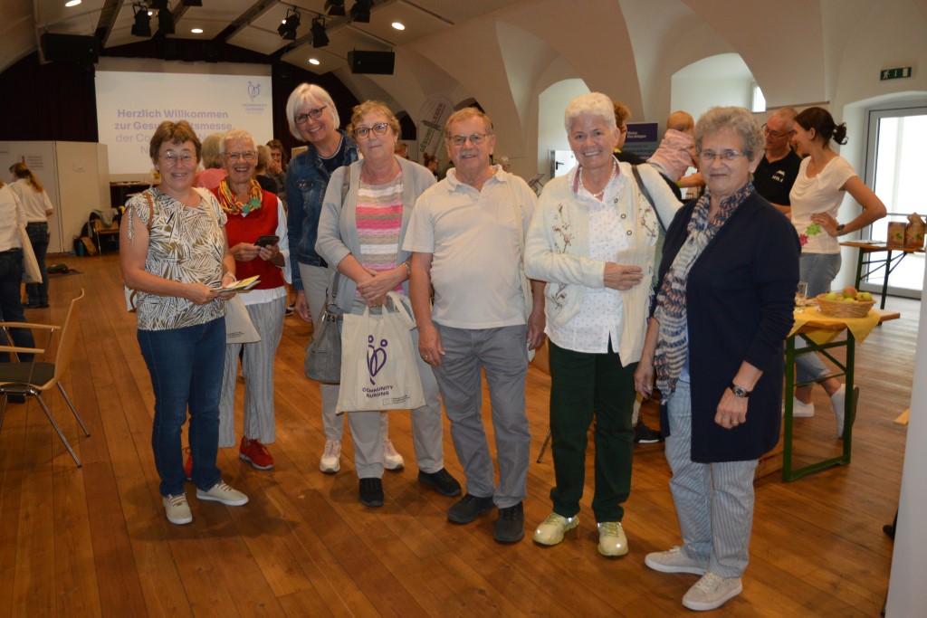 Senioren bei der Gesundheitsmesse